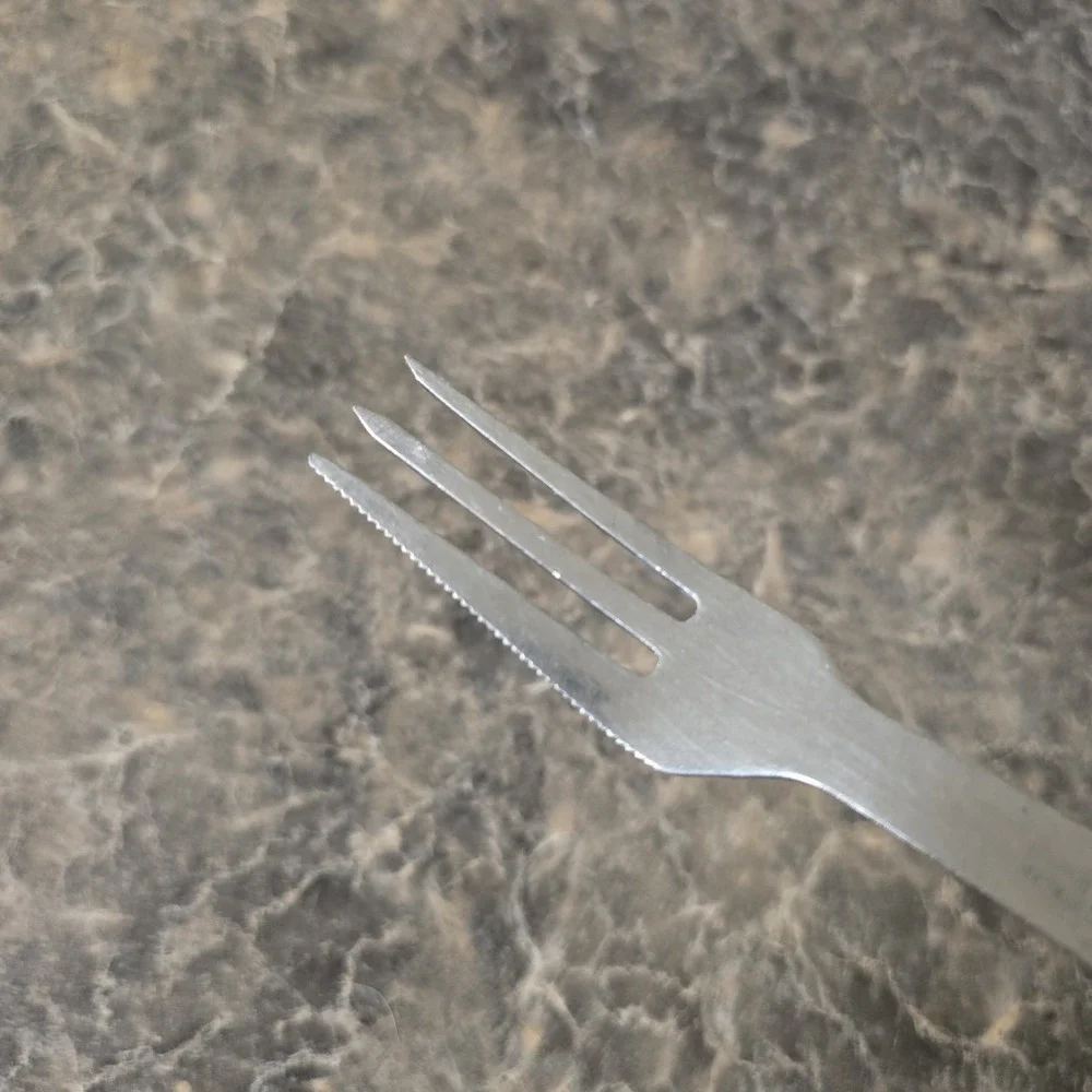 Vernco Granny 3 Prong Tine Meat Serving Fork Wood 9